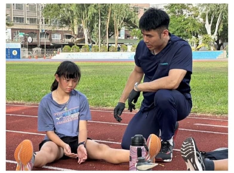 安疼物理治療所嘉義僑平分院Anton Physical Therapy Clinic(隨時電話預約-預約制、六日可以約)(痠痛麻處理、長期腰痛、性福門診、脊椎側彎、科學按摩、彼拉提斯器械床運動矯正、震波、高能量雷射、高階磁波治療)